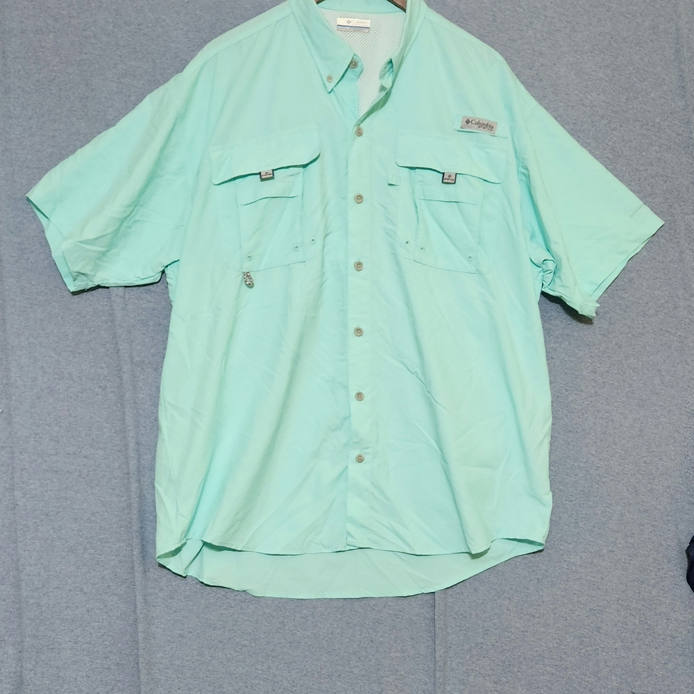 Columbia Men's PFG Omnishade Aqua Short Sleeve Button Down Shirt